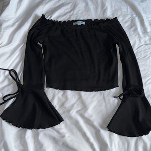 Off the shoulder long sleeve crop